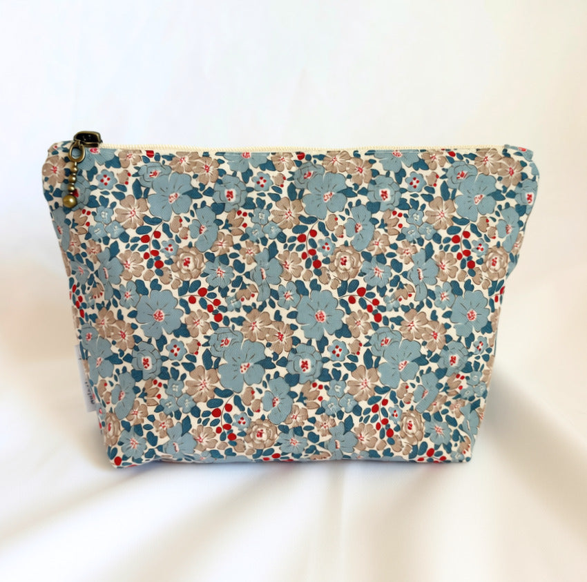 Handmade Floral Zipper Pouch – Dusty Blue Floral